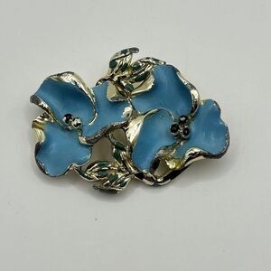 Blue Enamel Flower Pin Brooch Gold Tone 70's Vibe‎ Flower Power Vintage